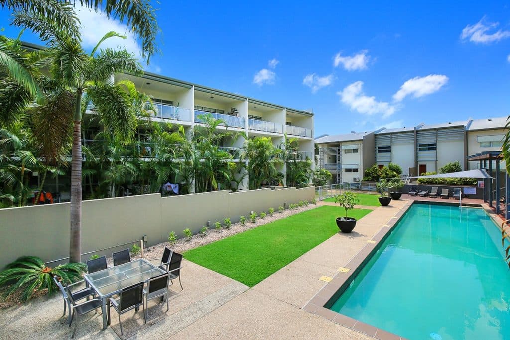 Love Street, Bulimba